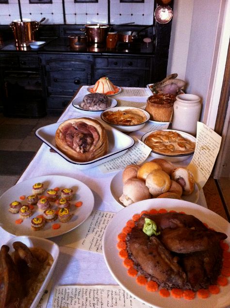 Victorian food for a Victorian holiday. Victorian Breakfast, Victorian Food, Witchy Kitchen, Christmas Feast, Victorian Table, Victorian Kitchen, English Heritage, Time Warp, Old Recipes