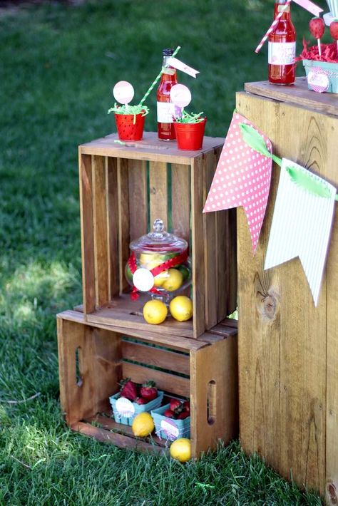 Strawberry Lemonade Stand | CatchMyParty.com Strawberry Stand, Lemonade Birthday, Summer Party Ideas, Strawberry Summer, Strawberry Party, Hostess With The Mostess, Cute Strawberry, Lemonade Stand, Strawberry Lemonade