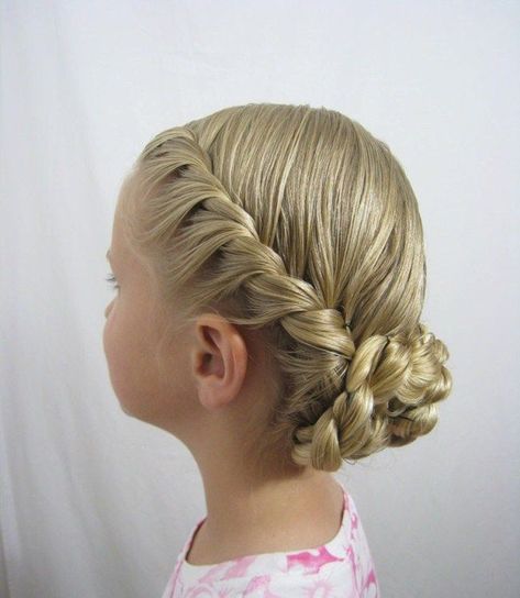 5 quick and easy flower girl hairstyles for wedding  #flowergirl #hairstyles #girlhairstylr #wedding Hairstyles Fancy, Quick Easy Updos, French Twist Updo, Fancy Hair, French Twist Hair, Easy Updos, Long Hair Updo, Flower Girl Hairstyles, Funky Hairstyles