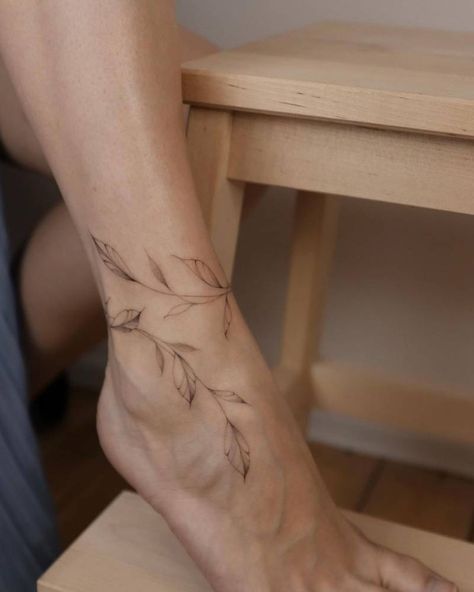 Wrap Around Ankle Tattoos, Fineline Tattoo Ideas, Anklet Tattoos For Women, Wheat Tattoo, Upper Leg Tattoos, Wrap Around Tattoo, Tato Minimal, Wrap Tattoo, Ankle Tattoos For Women