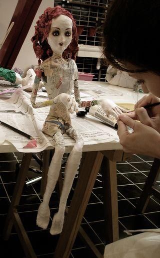 People Puppets, Puppet Making, Paper Mache Crafts, Collage Art Mixed Media, Papel Mache, Cardboard Paper, Air Dry Clay, Doll Making, Paper Mache