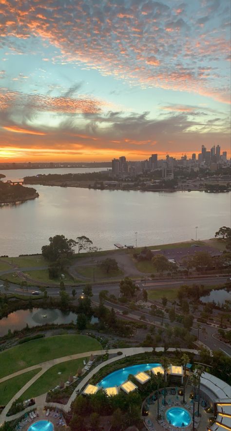 #crown #view #perth #perthcity #city #pool #hotel #swanriver #sunset #staycay #river #sky Crown Towers Perth, Perth Australia Aesthetic, Perth Aesthetic, Hotel Pics, Pool Hotel, Perth City, Swan River, Work In Australia, Perth Australia