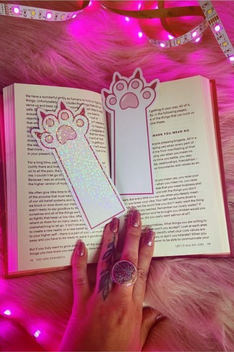 Looking for the perfect bookmark? This is it! A cute cat paw that will make you want to grab your book as soon as you see it! Click to shop this and plenty other designs on my etsy shop. Make sure to follow, new designs coming regularly! 🥳🤩 Cute Cat Bookmarks, Bookmark Design Ideas, Cool Bookmarks, Cat Bookmark, Bookmark Design, Cute Bookmark, A Cute Cat, Cats Aesthetic, Cute Bookmarks