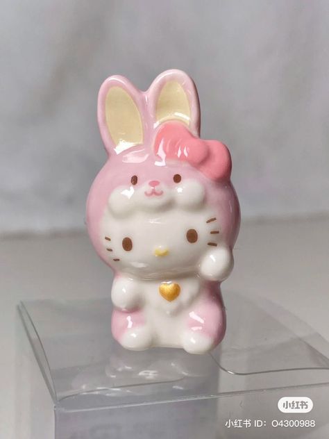 Hello Kitty Clay Charm, Hello Kitty Air Dry Clay, Air Dry Clay Hello Kitty, Hello Kitty Clay Art, Hello Kitty Bunny, Charmmy Kitty, Tanah Liat, Clay Diy Projects, Keramik Design