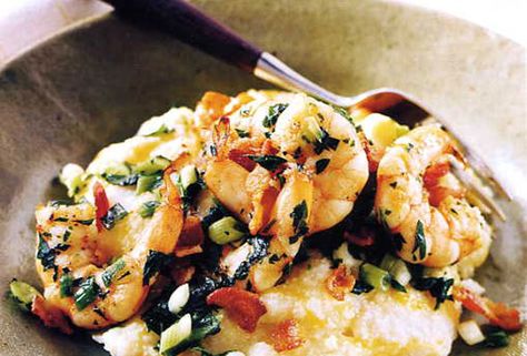 Paula Deen Shrimp and Grits Recipe Cheddar Grits Recipe, Easy Shrimp And Grits, Shrimp N Grits Recipe, Bubba Gump Shrimp, Paula Deen Recipes, Grits Recipe, Sauteed Shrimp, Shrimp And Grits, Shrimp N Grits