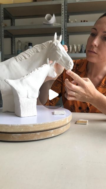 Clay People Sculpture, Horse Sculpture Clay, Clay Horse, Mare And Foal, Clay Modelling, Clay People, Sculptures Céramiques, Equestrian Art, Equestrian Lifestyle