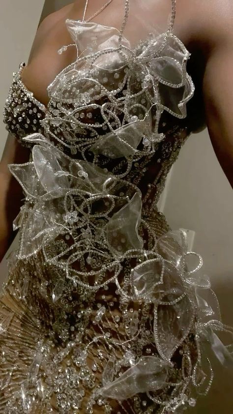 Custom Dresses Prom, Silver Prom Dress, Prom Dress Inspo, Prom Inspiration, Prom Inspo, African Prom Dresses, Prom 2024, Gorgeous Prom Dresses, Dream Prom