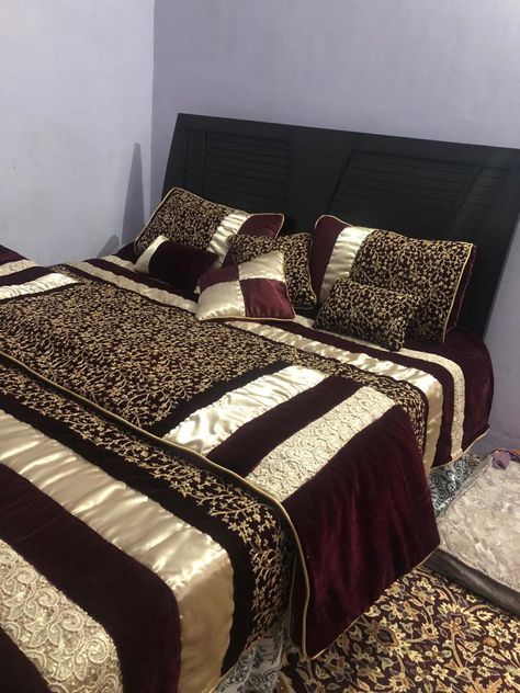 Bedsheet
Bed spread Coverlet Bedding Ideas, Pakistani Bedroom, Blue Bedding Ideas, Sewing Pillows Ideas, Bedsheets Designs, Engagement Mehndi, Designer Bed Sheets, New Ceiling Design, Designer Bed