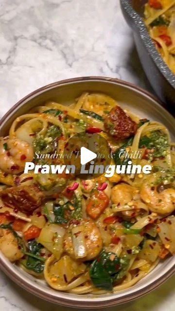 Seafood Shack | Sundried Tomato & Chilli Prawn Linguine 🌶️🍤  Reposted from @evahoeynutrition 👌👏  Serves 3:  Ingredients: 360g prawns 1 whit... | Instagram Shrimp And Linguine Recipes, Prawn Linguine Recipe, Chilli Prawn Linguine, Garlic Prawn Pasta, Prawn Linguine, Shrimp Pasta Dishes, Shrimp Pesto Pasta, Fresh Basil Pesto, Prawn Pasta