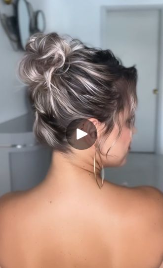 Messy Hair Up Styles, Short Medium Updos, Messy Up Do For Short Hair, Short Up Dos Easy Updo, Messy Bun Bob Short Hair, Quick Messy Bun Tutorial Short Hair, Messy Bone Hairstyles, Messy Bun For Short Fine Hair, Messy Bun Shorter Hair