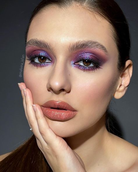 300k Followers, Fashion Editorial Makeup, Purple Smokey Eye, Eye Makeup Styles, Magical Makeup, Purple Eyeshadow, Eye Makeup Brushes, Makeup Makeover, Eye Makeup Tips