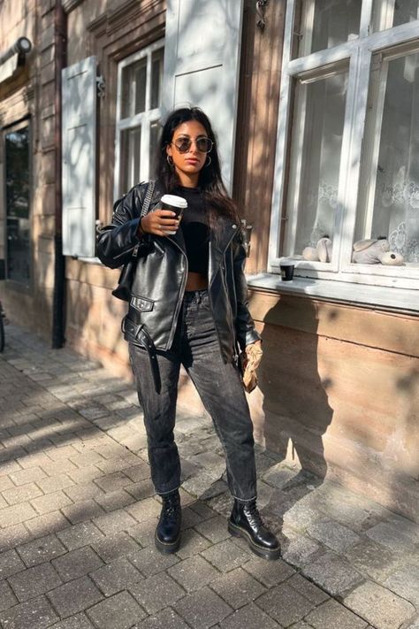 Oversized Motorcycle Jacket Outfit, Vintage Biker Jacket Outfit, Biker Jacket Outfit 2023, Bike Jacket Women Outfit, Oversize Biker Jacket Outfit, Oversized Moto Jacket Outfit, Black Biker Jacket Outfit Women, Leather Biker Jacket Outfit Womens, Black Biker Jacket Outfit