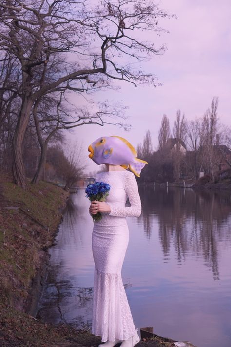 Wedding Surrealism, Surrealist Outfit, Surrealism Wedding, Surrealist Wedding, Surreal Wedding, Weird Wedding, Fish Photo, Fun Vibes, Creative Photoshoot