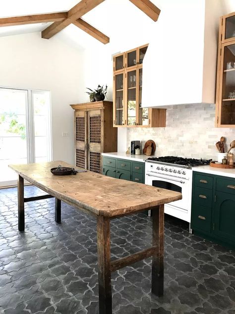 Black Tiles Kitchen, Reclaimed Wood Kitchen Island, Reclaimed Wood Kitchen, Green Kitchen Cabinets, Kitchen Island Table, Wood Kitchen Island, Green Cabinets, Kitchen Floor Tile, Kitchen Trends