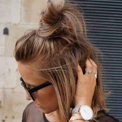 Easy Updo For Short Hair, Top Knot Hairstyle, Messy Top Knot, Updo For Short Hair, Knot Hairstyle, Hairstyle For Short Hair, Hairstyle For Short, Messy Top Knots, Easy Updo