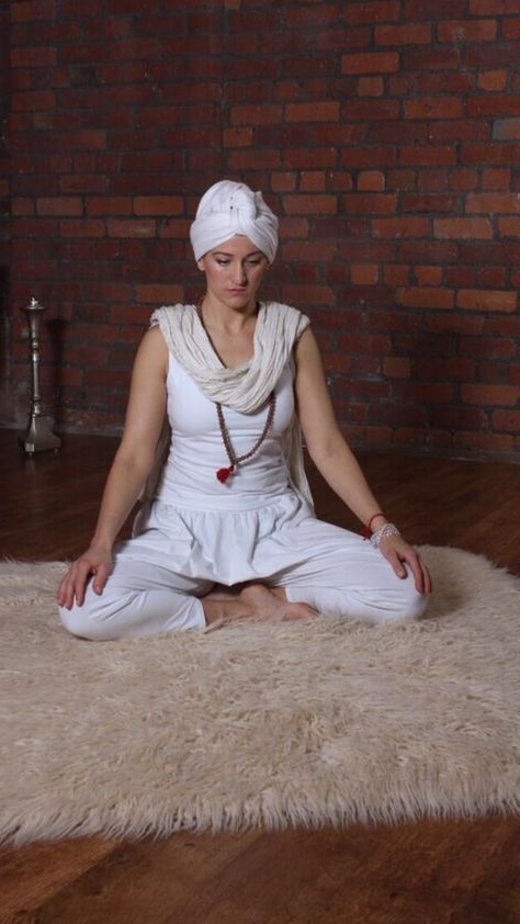 Kundalini Yoga Clothes, Holistic Yoga, Yoga Outfit, Outfit Collage, Yoga Clothing, Kundalini Yoga, Clothing Photography, Yoga Fashion, Yoga Wear