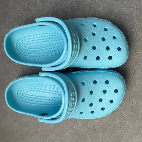 light blue crocs Light Blue Crocs Outfit, Crocs Colors, Light Blue Crocs, Crocs Aesthetic, Purple Crocs, Crocs Ideas, Blue Crocs, Crocs Fashion, Crocs Jibbitz