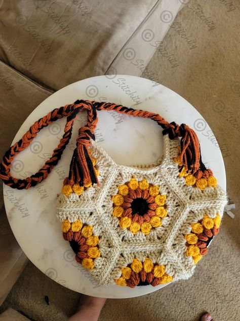 Cute Crochet Granny Square Bag, Crochet Office Bag, Crochet Sunflower Bag Free Pattern, Crochet Flower Bags, Sunflower Granny Square Bag, Flower Granny Square Bag, Sunflower Crochet Bag, Daisies Crochet, Crochet Sunflower Bag