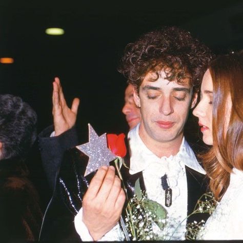 icon para compartir de Gustavo Cerati y Cecilia Amenábar :b Rock Argentino, Soda Stereo, People Poses, System Of A Down, Couples Icons, Princesa Diana, Music Photo, Music Tv, Real People