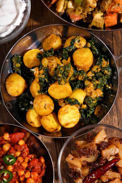 This gently spiced Potato and Kale Curry is one of the most comforting of comfort food dishes. It only needs 9 easy to find ingredients and 30 minutes to make. Potato Kale Recipes, Thai Potato Curry, Potato Kale Bowl, Chickpea Kale Curry, Sweet Potato Kale Curry, Kale Curry, Curry With Potatoes, Vegan Naan, How To Cook Kale