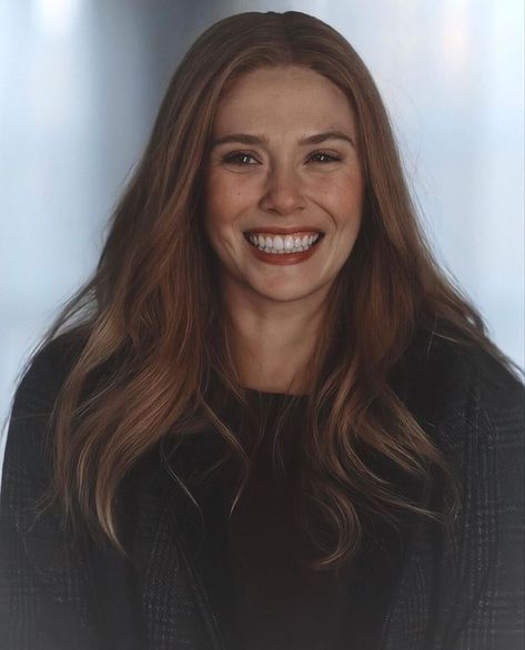 Olsen Scarlet Witch, Наташа Romanoff, Elizabeth Olsen Scarlet Witch, Scarlet Witch Marvel, Marvel Photo, Marvel Images, Scarlett Witch, Marvel Avengers Movies, Wanda And Vision