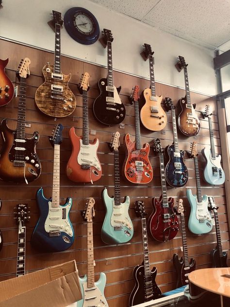 Guitar Obsession, Guitar Store, Face The Music, Library Aesthetic, Oldies Music, Old Music, Music Shop, Guitar Shop, Music Aesthetic