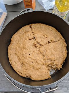 Dutch Oven Banana Bread Recipe, Dutch Oven Banana Bread, Glamping Recipes, Camp Oven, Oven Meals, Dutch Oven Cooking, Dutch Oven Recipes, Fire Cooking, Banana Bread Recipe