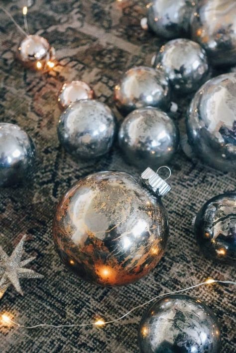 DIY Mercury Glass Ornaments: Easy, Recycled, and Unique Glass Ornaments Ideas Diy Mercury Glass Ornaments, Glass Ornaments Diy, Looking Glass Paint, Mercury Glass Diy, Ornaments Ideas, Clear Glass Ornaments, Tree Inspiration, Mercury Glass Christmas Ornaments, Metallic Powder