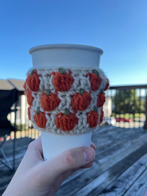 Crochet Pumpkin Cozy Halloween Cozy Coffee Sleeve Coozie - Etsy Pumpkin Coffee Sleeve Crochet, Halloween Crochet Tutorials, Crochet Drink Cozy, Brown Yarn Crochet Ideas, Crochet Autumn Decor, Crochet Coffee Sleeve, Halloween Cozy, Crochet Cup Coaster, Cup Cozy Crochet Pattern