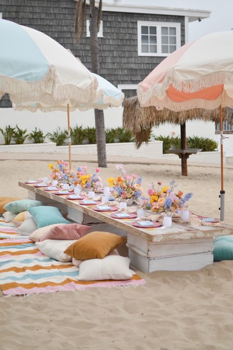 Kate's Sweet & Colorful Summer Beach Party • Beijos Events Boho Beach Birthday Party Decor, Boho Pool Party Ideas, Princess Beach Party, Rainbow Beach Party, Beach Barbeque Party, Beach Bachelorette Picnic, Teenage Beach Party, Fancy Beach Party, Beach Babe Birthday Party