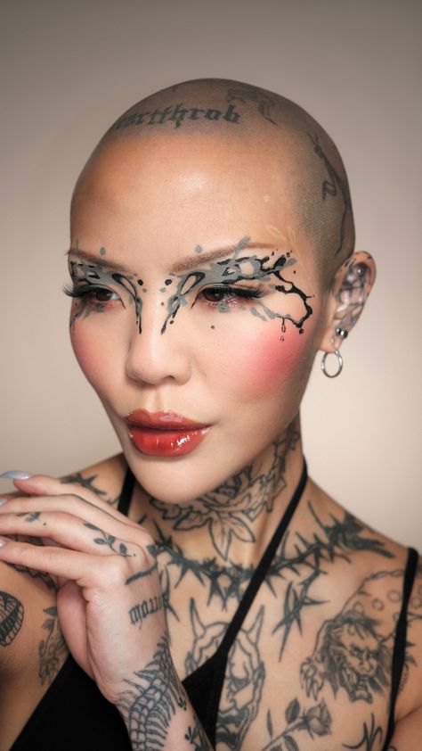 Mei Pang (@meicrosoft) • Instagram photos and videos Meicrosoft Makeup Looks, Meicrosoft Instagram, Aquarius Aesthetic, Copper Peptides, Best Makeup Products, Dry Skin, Cyberpunk, Sephora, Makeup Looks