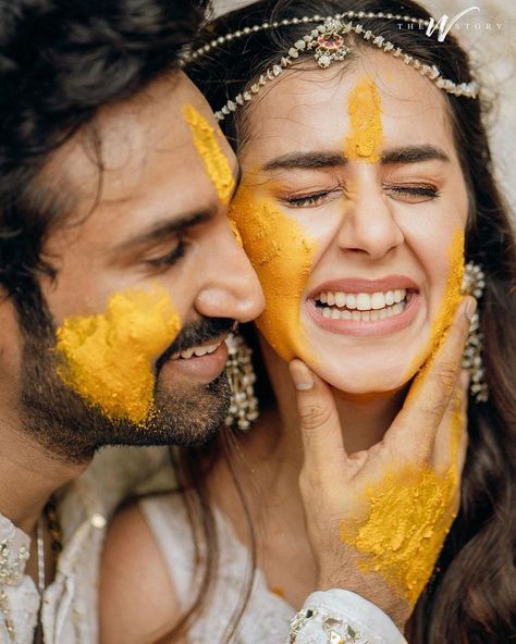 Haldi Photography Ideas, Haldi Poses For Bride, Haldi Photoshoot, Haldi Ceremony Outfit, Bride Photos Poses, Bridal Photography Poses, Indian Wedding Couple Photography, Bride Photography Poses, Wedding Photoshoot Poses