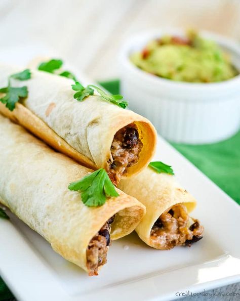 Baked Beef Taquitos, Beef Taquitos Recipe, Ground Beef Taquitos Recipe, Ground Beef Taquitos, Chicken Taquitos Baked, Cheese Taquitos, Beef Taquitos, Baked Taquitos, Taquitos Beef