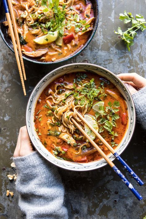 20 Minute Thai Peanut Chicken Ramen | halfbakedharvest.com #soup #instantpot #ramen #fallrecipes Thai Peanut Chicken Ramen, Peanut Chicken Ramen, Thai Peanut Chicken, Chicken Ramen, Arroz Frito, Thai Peanut, Peanut Chicken, Ramen Recipes, God Mat