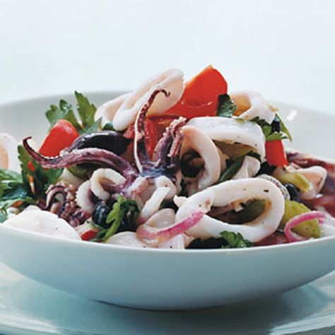 Calamari Salad Recipes, Calamari Salad, Calamari Recipes, Squid Recipes, Seafood Salad, Calamari, Eat Smarter, Linguine, Seafood Dishes