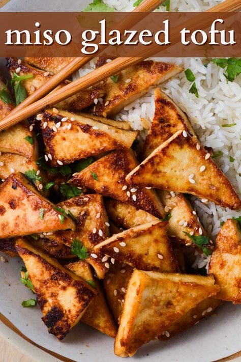 Love tofu? This flavorful miso glazed tofu is a mouthwatering dinner that pairs with nearly any grains or veggies. The miso-infused sauce is savory, slightly sweet, sticky and your umami taste buds will love every bite! This will be your new favorite tofu recipes, guaranteed ! Broccoli Red Pepper, Tofu Marinade Recipes, Miso Marinade, Firm Tofu Recipes, Glazed Tofu, Best Tofu, Miso Recipe, Tofu Marinade, Tofu Recipes Vegan