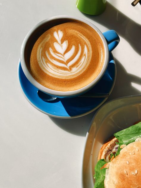 Latte art for lunch #afternoonlatte #latte #latteart #coffee #coffeeshop #lunch #brunch #argentinacoffee #buenosaires #aestheticcoffee Coffeeshop Photography, Latte Photography, Cafe Ideas, Aesthetic Coffee, Matcha Latte, Coffee Coffee, Latte Art, Menu Design, Milk Tea