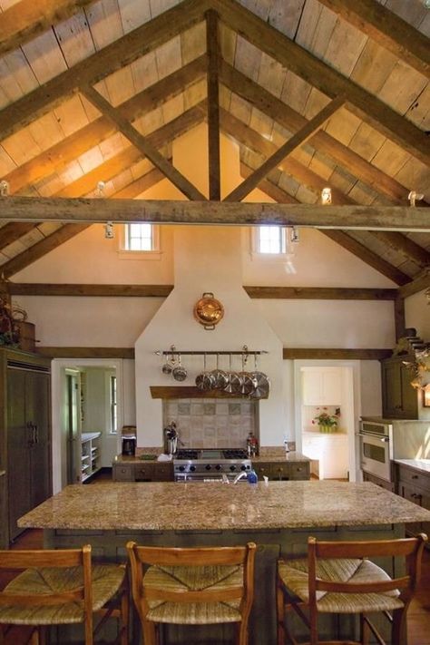 Beams Kitchen, Vaulted Ceiling Beams, Exposed Trusses, Exposed Beams Ceiling, Beams Living Room, Popular Kitchen Designs, Wooden Beams Ceiling, Barn House Design, Rustic Farmhouse Living Room