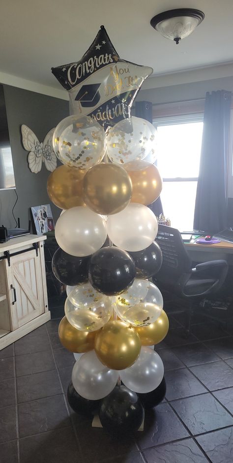 Black And Yellow Graduation Party, Yellow Graduation Party, Nurse Graduation Party Decorations, Nurse Graduation Party, Class Of 2026, Graduation High School, Grad Party Decorations, Graduation Balloons, Graduation 2024