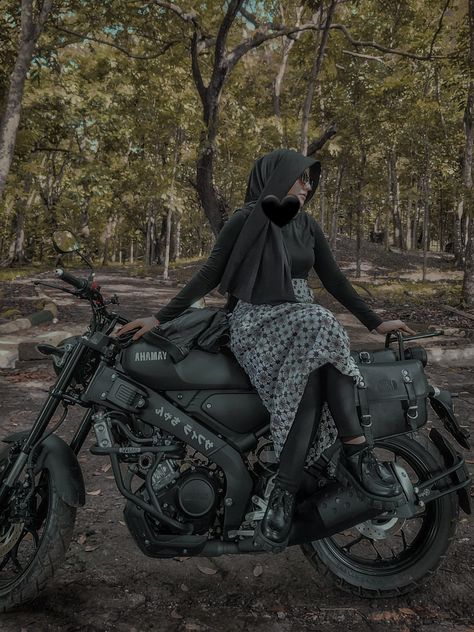 yamaha xsr 155 Yamaha Xsr, Biker Photography, Bikes Girl, Lady Biker, Biker Girl, Character Inspiration, Bike, Quick Saves