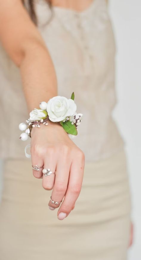 Corsage, Corsage Bracelet, Wrist Corsage, Wedding Wrist Corsage, Small Corsage, Corsage Wedding, Corsage for Homecoming, Flower Girl Corsage - Etsy Petite Wrist Corsage, Simple White Corsage, Homecoming Corsage Ideas, Wrist Corsage Homecoming, Small Corsage, Wristlet Corsage, Wedding Wrist Corsage, White Corsage, Corsage Bracelet