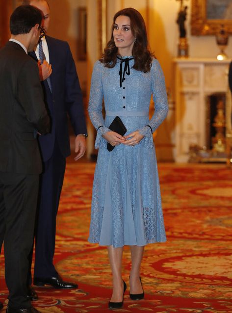 Powder Blue Dress Outfit, Kate Middleton Blue Dress, Kate Middleton Blue, Kate Middleton Maternity Style, Moda Kate Middleton, Temperley Dress, Blue Dress Outfit, Style Kate Middleton, Duchesse Kate