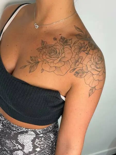 Shoulder and Chest Tattoo Shoulder And Chest Tattoo, Front Shoulder Tattoo, Beautiful Shoulder Tattoos, Upper Shoulder Tattoo, Shoulder Tattoo Ideas, Women's Shoulder Tattoo, Front Shoulder Tattoos, Shoulder Cap Tattoo, Shoulder Blade Tattoo