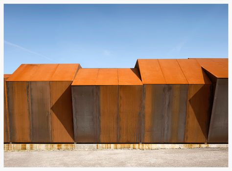 Core Ten Steel, Metal Architecture, Cor Ten Steel, Copper Paint, Pavilion Design, Timber Panelling, Inexpensive Furniture, Urban Furniture, Museum Architecture