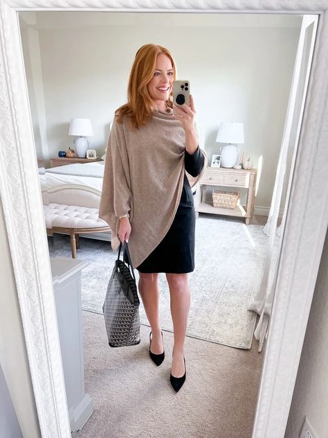 Cashmere Poncho Outfit, Outfit Tutorial, Smart Outfits, Poncho Outfit, Fall Workwear, Cashmere Poncho, Smart Outfit, Wool Poncho, Causal Outfits