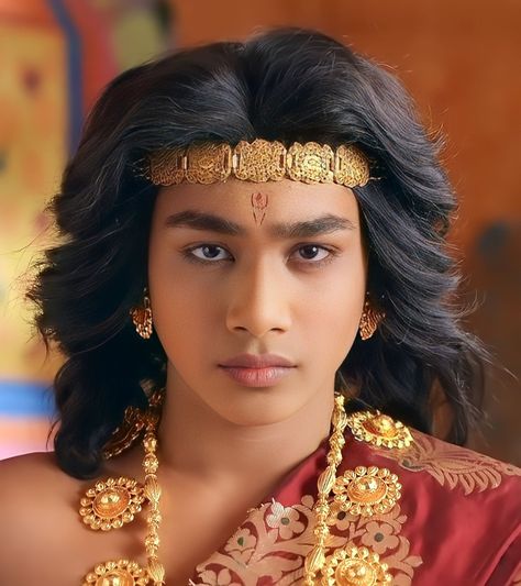 Chandragupta Maurya, Pride Rock, Anime Outfit, Real Friendship, Girl Lifestyle, Rich Girl Lifestyle, Real Friendship Quotes, Dress Well, Actor Photo