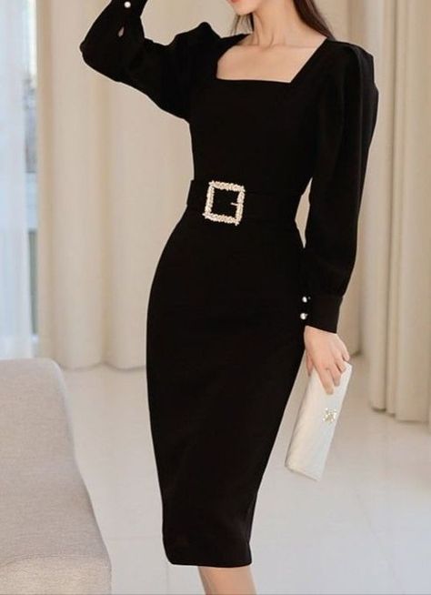 One Piece Dress Knee Length, Short One Piece Dress, Black One Piece Dress, Dress Classy Elegant, Silk Bodycon Dress, Bodycon Black Dress, Black Midi Dress Bodycon, Body Con Dress Outfit, Bodycon Outfits