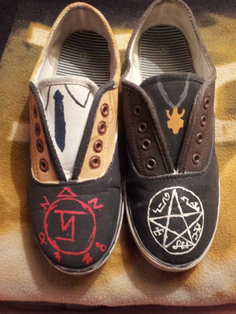 Supernatural Shoes by ShowShoes on Etsy, $31.00 Supernatural Wallpaper Iphone, Supernatural Shoes, Supernatural Jewelry, Supernatural Outfits, Supernatural Cosplay, Supernatural Merchandise, Supernatural Bloopers, Supernatural Imagines, Supernatural Wallpaper