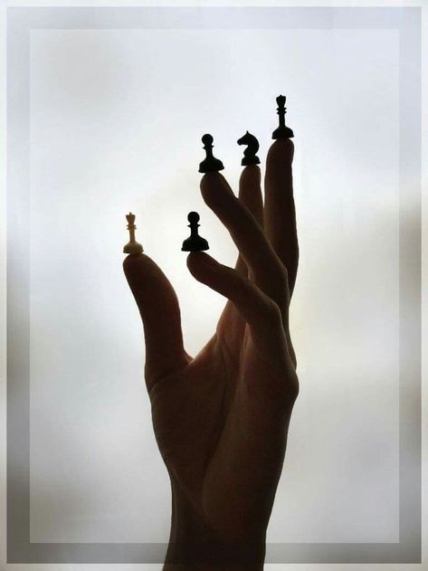 Photography Silhouette, Chess Quotes, Chess Games, How To Study, Silhouette Photography, The Queen's Gambit, Chess Game, Chess Pieces, Chess Set