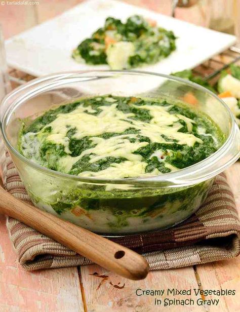 Creamy Mixed Vegetables in Spinach Gravy recipe, Healthy Recipes Kito Dite, Spinach Paneer, Baking Dish Recipes, Mix Vegetable Recipe, Baked Dish, Baked Plantains, Spinach Sauce, Spinach Bake, Boiled Vegetables